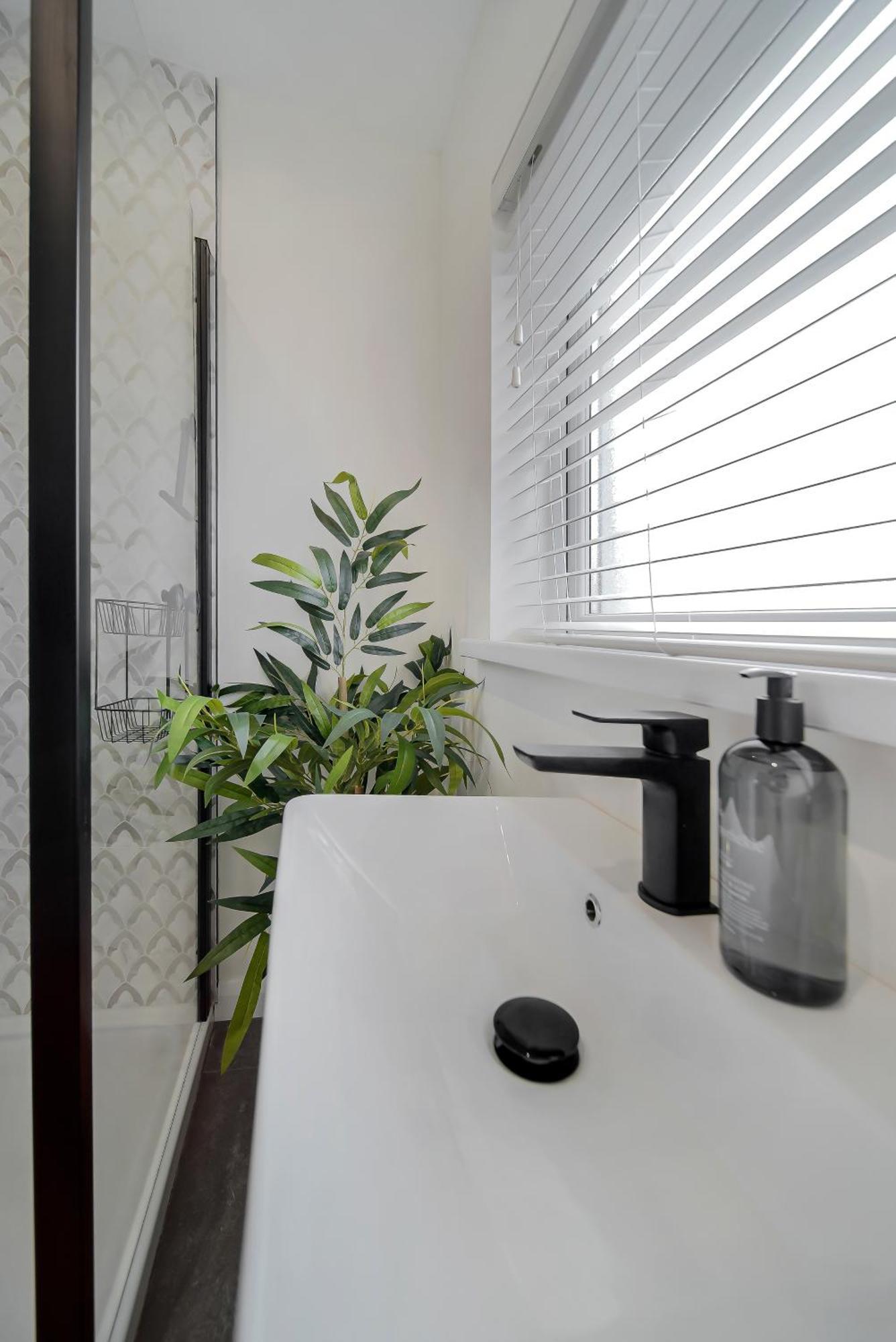 Apartament The Burrow Sion Mills Zewnętrze zdjęcie